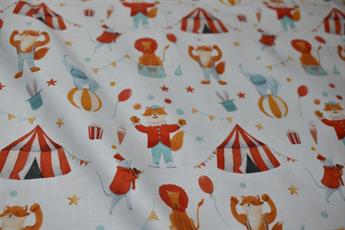 Goes To The Circus - image 3