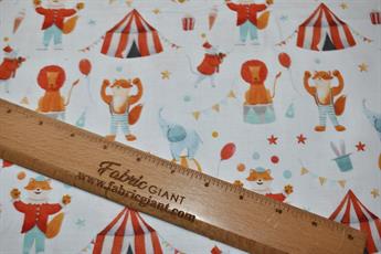 Goes To The Circus - image 5