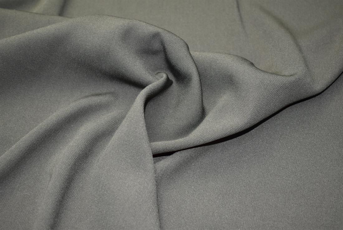 Plain Polyester  Fabric, 
Perfect for Dressmaking, Tops, Skirts, Dancewear/ Costumes.
Width: 58"/ 148cm
Colours may slightly vary due to the lighting during the photo shooting or the monitor's display.