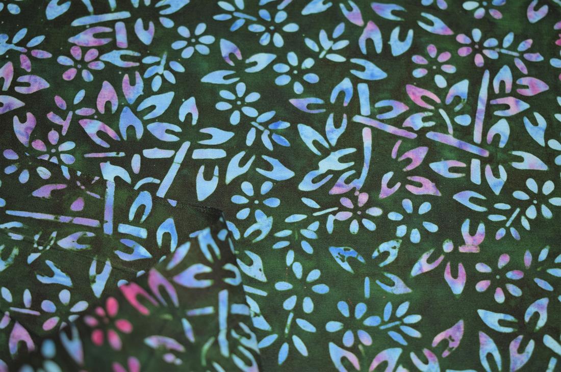 Hand Printed Floral Print, Indonesian Bali Batik, 100% Premium Cotton,112cm Wide, High Quality; This unique fabric is perfect for dressmaking, patchwork, quilting, bunting, and for other craft projects. Colours may slightly vary due to the lighting during the photo shooting or the monitor's display.