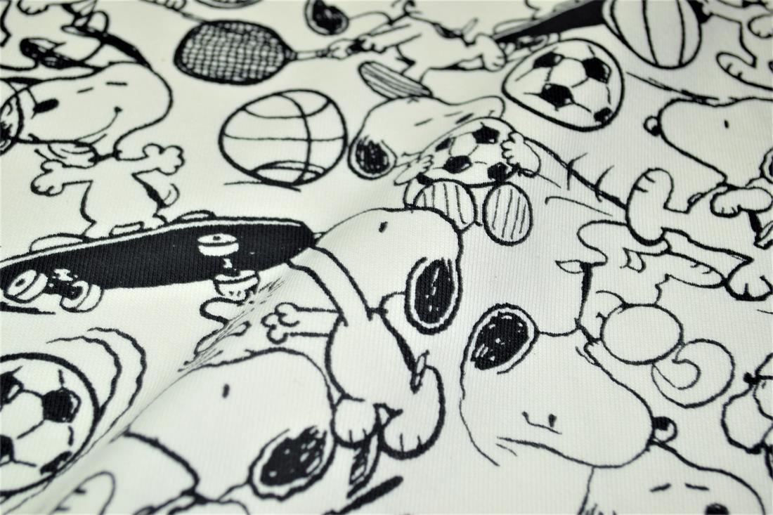 Printed Premium 100% Brushed Flannel Cotton Fabric, 112cm Wide, High Quality; This beautiful soft fabric is perfect for Children's clothing, Light blankets, Bed sheets, Night dresses, and Pyjama Bottoms. Colours may slightly vary due to the lighting during the photo shooting or the monitor's display. Wash at 30 Degrees.