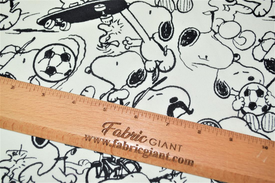 Printed Premium 100% Brushed Flannel Cotton Fabric, 112cm Wide, High Quality; This beautiful soft fabric is perfect for Children's clothing, Light blankets, Bed sheets, Night dresses, and Pyjama Bottoms. Colours may slightly vary due to the lighting during the photo shooting or the monitor's display. Wash at 30 Degrees.