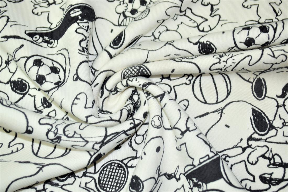 Printed Premium 100% Brushed Flannel Cotton Fabric, 112cm Wide, High Quality; This beautiful soft fabric is perfect for Children's clothing, Light blankets, Bed sheets, Night dresses, and Pyjama Bottoms. Colours may slightly vary due to the lighting during the photo shooting or the monitor's display. Wash at 30 Degrees.