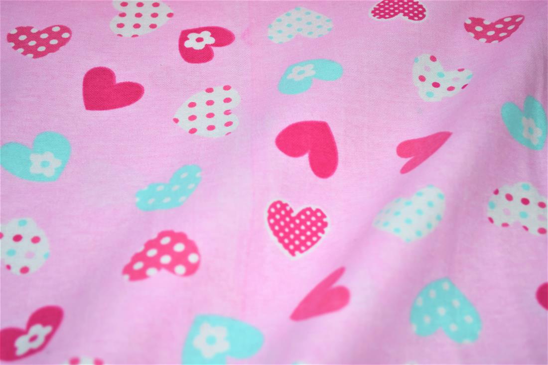 Printed Premium 100% Brushed Cotton Fabric, Hearts Print Desing , 110cm Wide High Quality Please note some photos may differ slightly from the actual product in terms of colour. This is mostly due to the lighting of the photo shoot or the monitor’s display.
