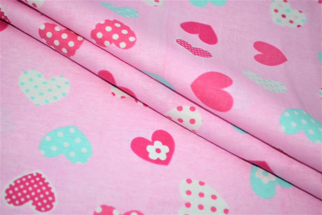 Printed Premium 100% Brushed Cotton Fabric, Hearts Print Desing , 110cm Wide High Quality Please note some photos may differ slightly from the actual product in terms of colour. This is mostly due to the lighting of the photo shoot or the monitor’s display.