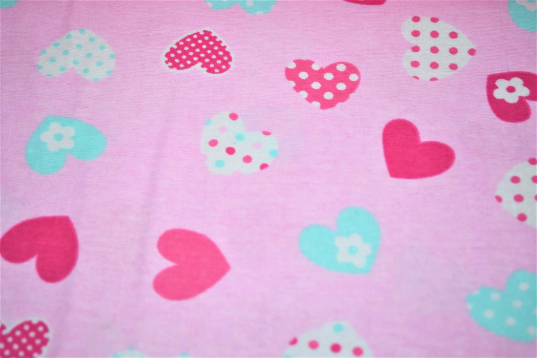 Printed Premium 100% Brushed Cotton Fabric, Hearts Print Desing , 110cm Wide High Quality Please note some photos may differ slightly from the actual product in terms of colour. This is mostly due to the lighting of the photo shoot or the monitor’s display.