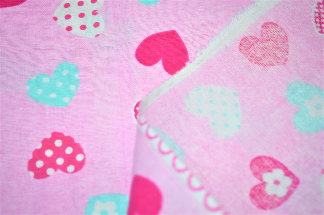 Printed Premium 100% Brushed Cotton Fabric, Hearts Print Desing , 110cm Wide High Quality Please note some photos may differ slightly from the actual product in terms of colour. This is mostly due to the lighting of the photo shoot or the monitor’s display.