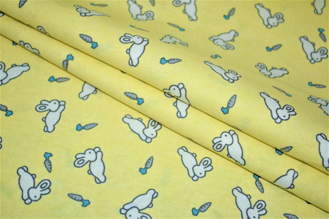 Printed Premium 100% Brushed Cotton Fabric 110 cm Wide High Quality Please note some photos may differ slightly from the actual product in terms of colour. This is mostly due to the lighting of the photo shoot or the monitor’s display.