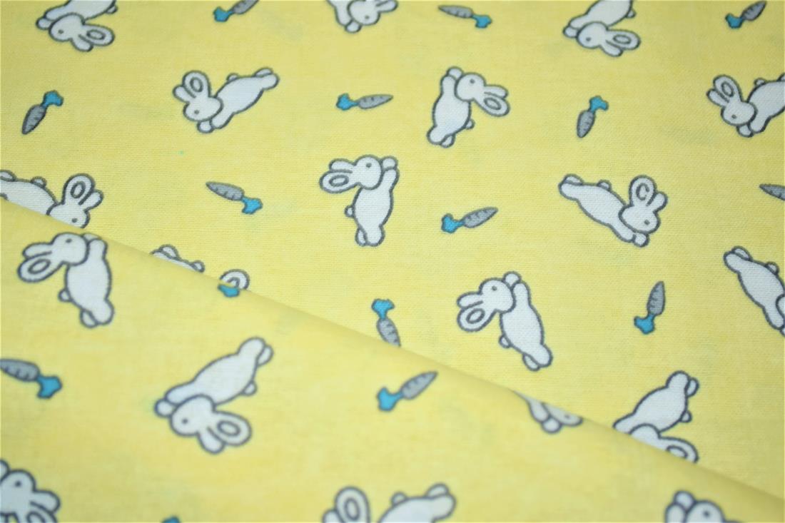 Printed Premium 100% Brushed Cotton Fabric 110 cm Wide High Quality Please note some photos may differ slightly from the actual product in terms of colour. This is mostly due to the lighting of the photo shoot or the monitor’s display.