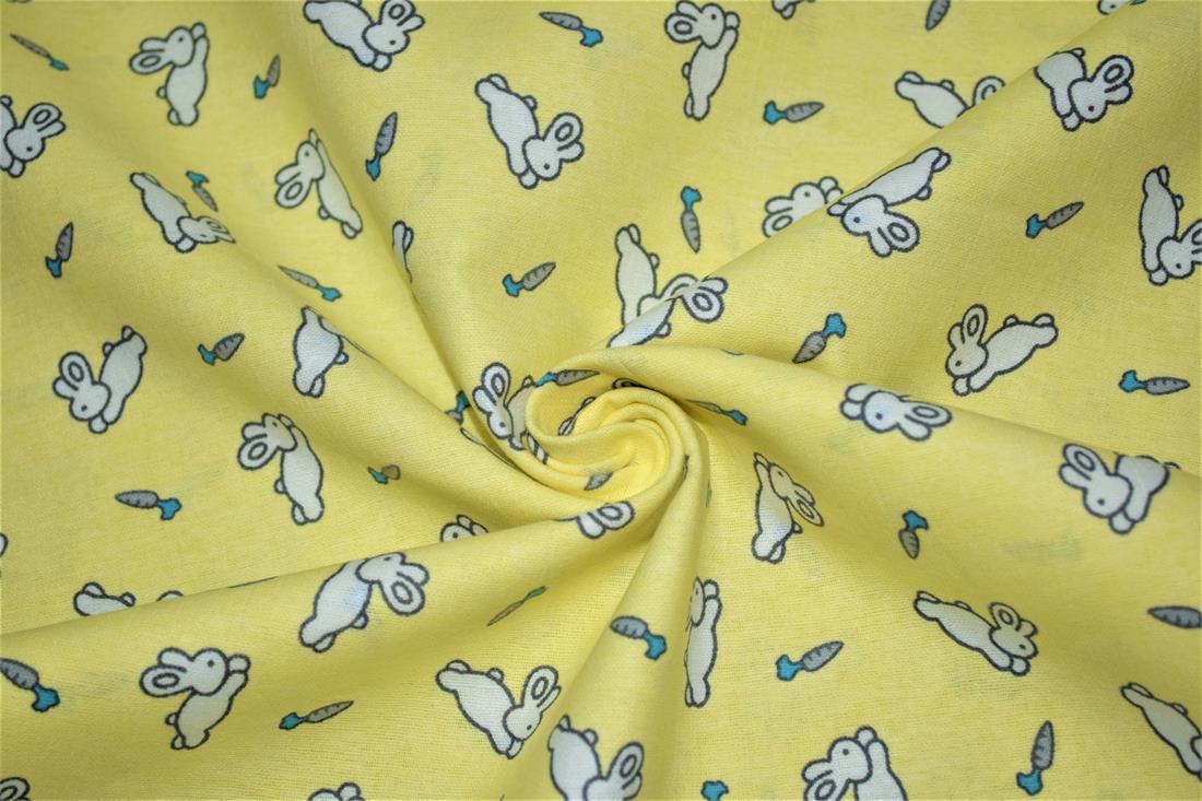 Printed Premium 100% Brushed Cotton Fabric 110 cm Wide High Quality Please note some photos may differ slightly from the actual product in terms of colour. This is mostly due to the lighting of the photo shoot or the monitor’s display.