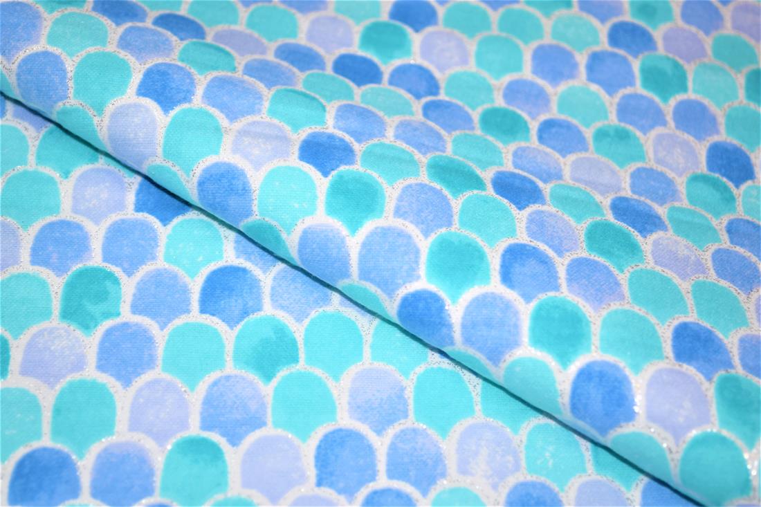 Printed Premium 100% Brushed Cotton Fabric 110 cm Wide High Quality Please note some photos may differ slightly from the actual product in terms of colour. This is mostly due to the lighting of the photo shoot or the monitor’s display.