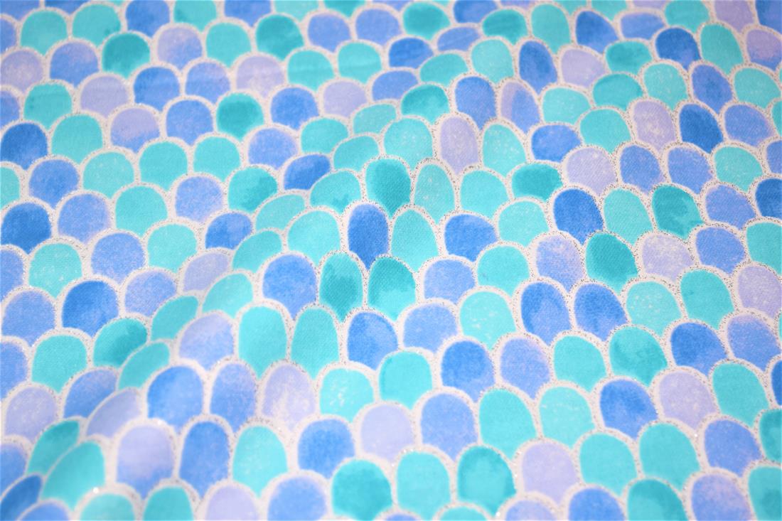 Printed Premium 100% Brushed Cotton Fabric 110 cm Wide High Quality Please note some photos may differ slightly from the actual product in terms of colour. This is mostly due to the lighting of the photo shoot or the monitor’s display.