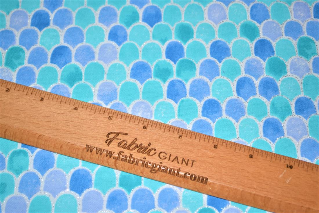 Printed Premium 100% Brushed Cotton Fabric 110 cm Wide High Quality Please note some photos may differ slightly from the actual product in terms of colour. This is mostly due to the lighting of the photo shoot or the monitor’s display.