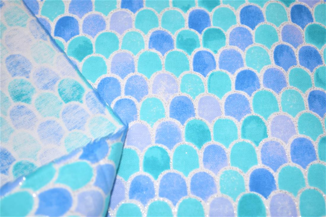 Printed Premium 100% Brushed Cotton Fabric 110 cm Wide High Quality Please note some photos may differ slightly from the actual product in terms of colour. This is mostly due to the lighting of the photo shoot or the monitor’s display.