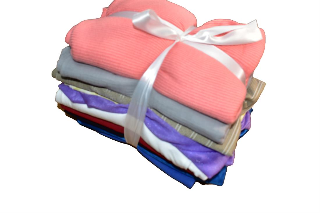 Bundle Offer with 10pcs Polyester Jersey/Cotton Bundle offer, 10 pcs mix n match pack., Roughly 1meter each piece approx or maybe less or more, of clearance fabric. There will be a variety of colours, Styles and designs, 
The worth of the fabric is very Great value for what you will pay