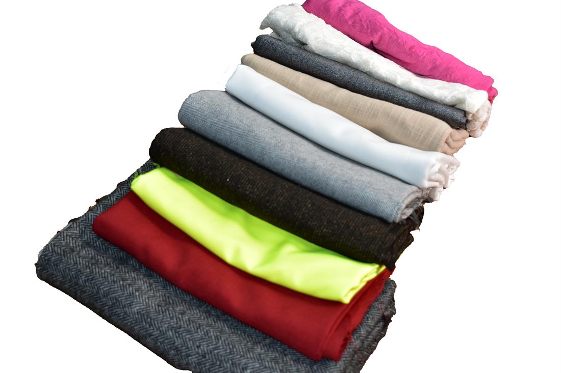 Bundle Offer with 10pcs Polyester Jersey/Cotton Bundle offer, 10 pcs mix n match pack., Roughly 1meter each piece approx or maybe less or more, of clearance fabric.There will be a variety of colours, Styles and designs, 
The worth of the fabric is very Great value for what you will pay
Colours may slightly vary due to the lighting during the photo shooting or the monitor's display.