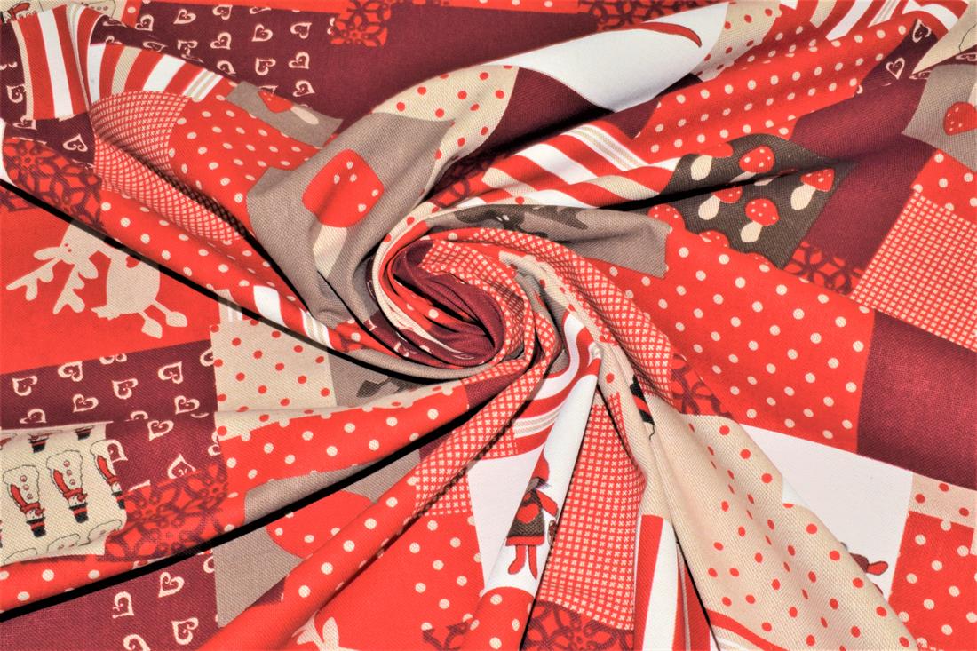 Printed Chritsmas 100% Cotton Canvas Fabric, 150cm Wide, High Quality;
This xmas fabric is ideal for cushions, curtains, bags/purses, and for craft projects.
Colours may slightly vary due to the lighting during the photo shooting or the monitor's display.