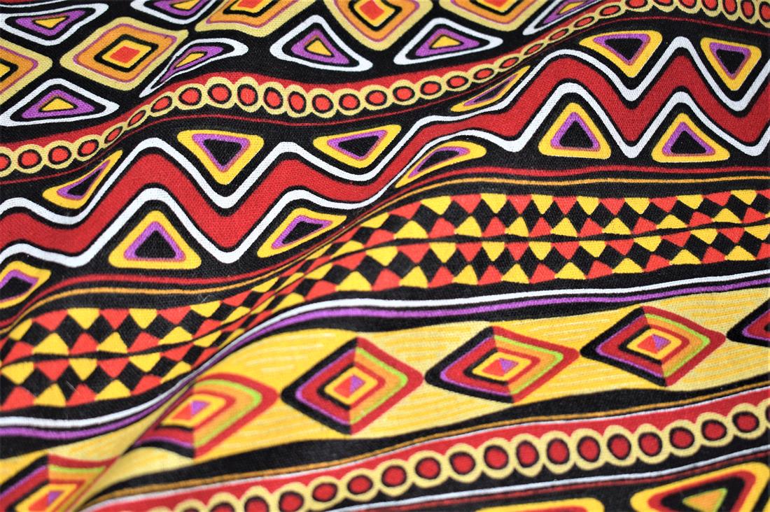 Printed Canvas Fabric, 148cm Wide, High Quliaty , Weight: 200gsm This fabric is perfect for cushions, curtains, trousers, skirts, shorts, and home furnishings. Colours may slightly vary due to the lighting during the photo shooting or the monitor's display.