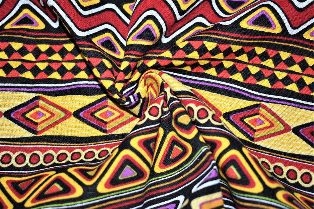 Printed Canvas Fabric, 148cm Wide, High Quliaty , Weight: 200gsm This fabric is perfect for cushions, curtains, trousers, skirts, shorts, and home furnishings. Colours may slightly vary due to the lighting during the photo shooting or the monitor's display.