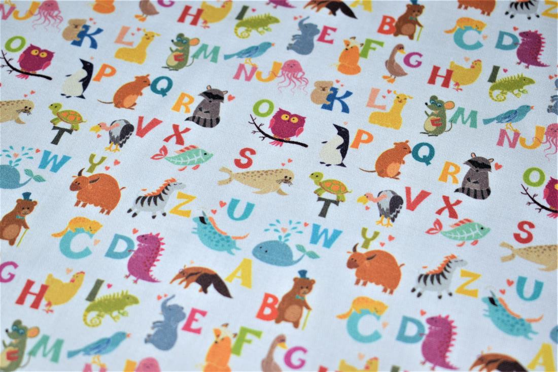Printed 100% Cotton, animal print 135cm Wide, High Quality; Weight; 150gsm This lovely fabric is great for dressmaking, quilting, patchwork, bed sheets, pillow cases, curtains, face masks/coverings, and for craft projects. Colours may slightly vary due to the lighting during the photo shooting or the monitor's display. Wash at 30degree.