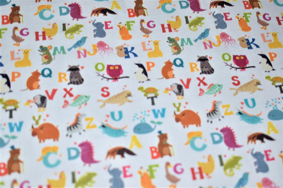 Printed 100% Cotton, animal print 135cm Wide, High Quality; Weight; 150gsm This lovely fabric is great for dressmaking, quilting, patchwork, bed sheets, pillow cases, curtains, face masks/coverings, and for craft projects. Colours may slightly vary due to the lighting during the photo shooting or the monitor's display. Wash at 30degree.