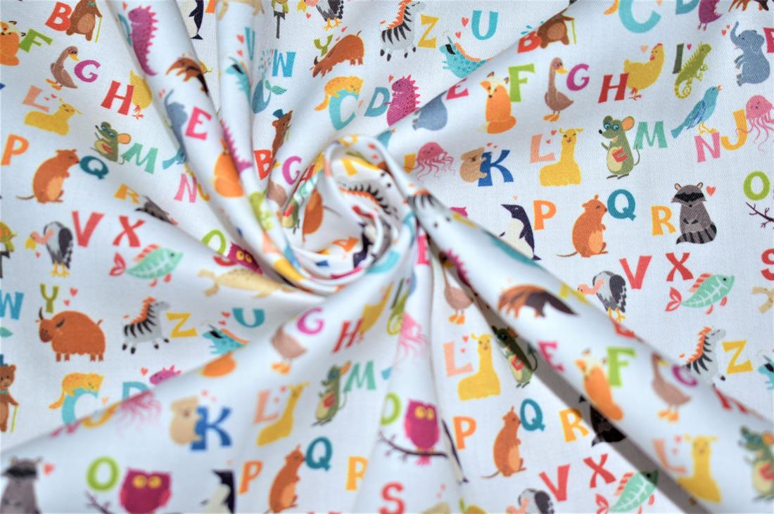 Printed 100% Cotton, animal print 135cm Wide, High Quality; Weight; 150gsm This lovely fabric is great for dressmaking, quilting, patchwork, bed sheets, pillow cases, curtains, face masks/coverings, and for craft projects. Colours may slightly vary due to the lighting during the photo shooting or the monitor's display. Wash at 30degree.