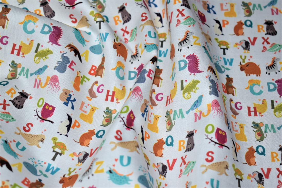 Printed 100% Cotton, animal print 135cm Wide, High Quality; Weight; 150gsm This lovely fabric is great for dressmaking, quilting, patchwork, bed sheets, pillow cases, curtains, face masks/coverings, and for craft projects. Colours may slightly vary due to the lighting during the photo shooting or the monitor's display. Wash at 30degree.