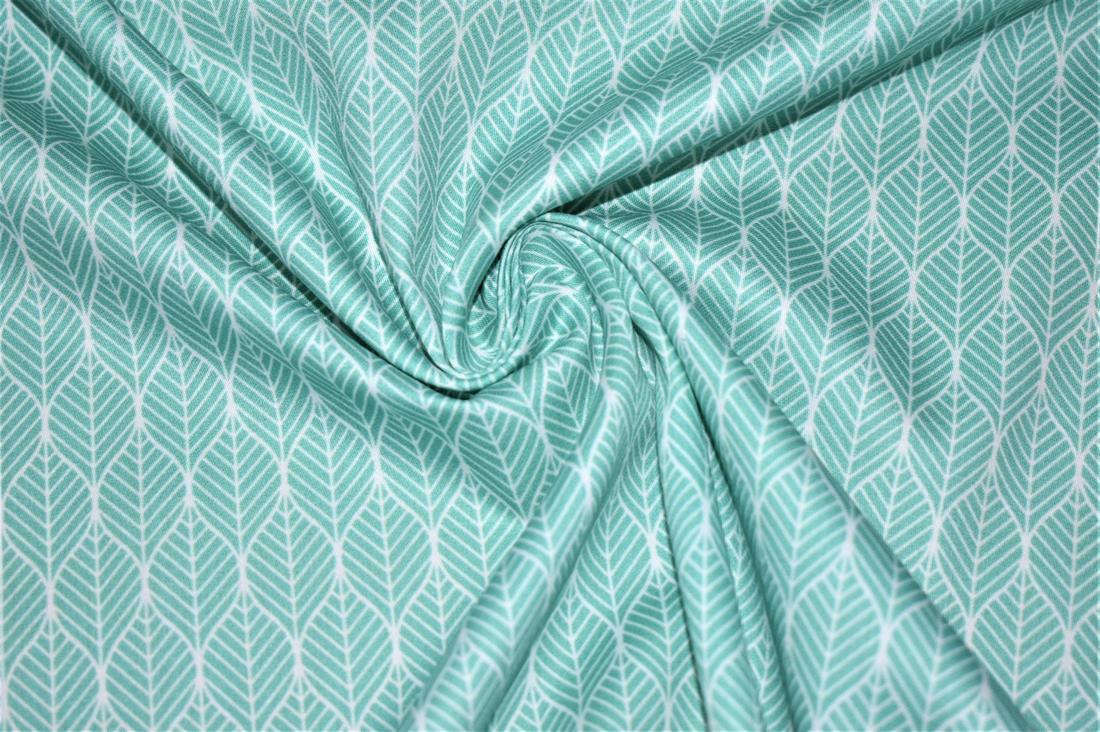 Printed 100% Cotton, Starts Print, 135cm Wide, High Quality; Weight; 150gsm This lovely fabric is great for dressmaking, quilting, patchwork, bed sheets, pillow cases, curtains, face masks/coverings, and for craft projects. Colours may slightly vary due to the lighting during the photo shooting or the monitor's display. Wash at 30degree.