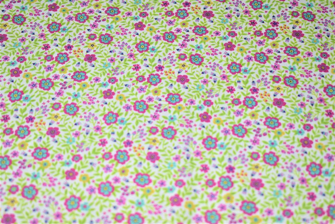 Printed 100% Cotton, 135cm Wide, High Quality; Weight; 150gsm This lovely fabric is great for dressmaking, quilting, patchwork, bed sheets, pillow cases, curtains, face masks/coverings, and for craft projects. Colours may slightly vary due to the lighting during the photo shooting or the monitor's display. Wash at 30degree.
