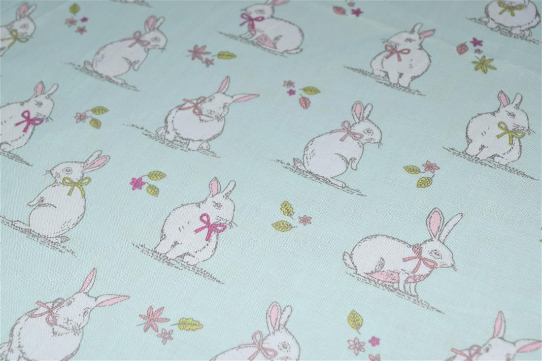 Printed 100% Cotton, Starts Print, 135cm Wide, High Quality; Weight; 150gsm This lovely fabric is great for dressmaking, quilting, patchwork, bed sheets, pillow cases, curtains, face masks/coverings, and for craft projects. Colours may slightly vary due to the lighting during the photo shooting or the monitor's display. Wash at 30degree.