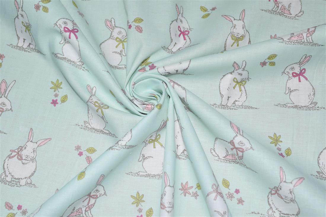 Printed 100% Cotton, Starts Print, 135cm Wide, High Quality; Weight; 150gsm This lovely fabric is great for dressmaking, quilting, patchwork, bed sheets, pillow cases, curtains, face masks/coverings, and for craft projects. Colours may slightly vary due to the lighting during the photo shooting or the monitor's display. Wash at 30degree.
