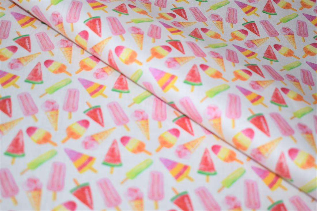 Premium Printed 100% Cotton, 135 cm Wide, High Quality; Weight; 150gsm This lovely fabric is great for dressmaking, quilting, patchwork, bed sheets, pillow cases, curtains, face masks/coverings, and for craft projects. Colours may slightly vary due to the lighting during the photo shooting or the monitor's display. Wash at 30degree.