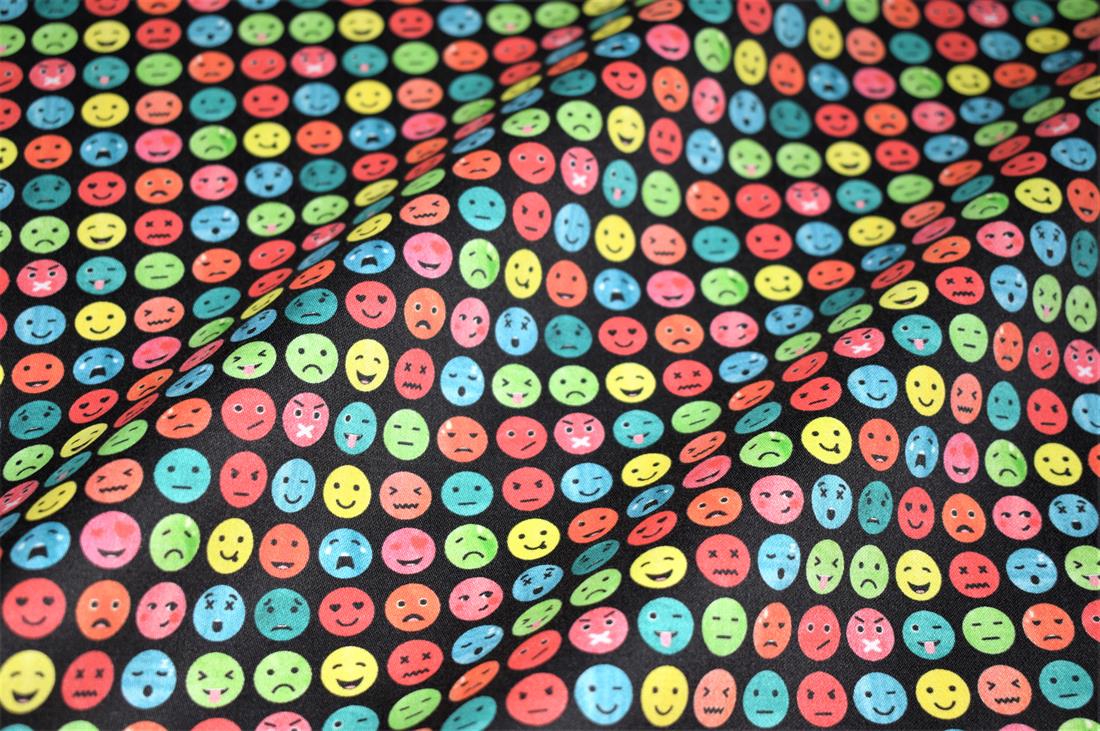 Premium Printed 100% Cotton, 135 cm Wide, High Quality; Weight; 150gsm This lovely fabric is great for dressmaking, quilting, patchwork, bed sheets, pillow cases, curtains, face masks/coverings, and for craft projects. Colours may slightly vary due to the lighting during the photo shooting or the monitor's display. Wash at 30degree.