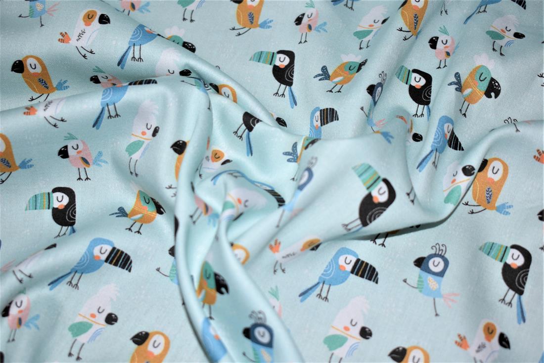Premium Printed 100% Cotton, 135 cm Wide, High Quality; Weight; 150gsm This lovely fabric is great for dressmaking, quilting, patchwork, bed sheets, pillow cases, curtains, face masks/coverings, and for craft projects. Colours may slightly vary due to the lighting during the photo shooting or the monitor's display. Wash at 30degree.