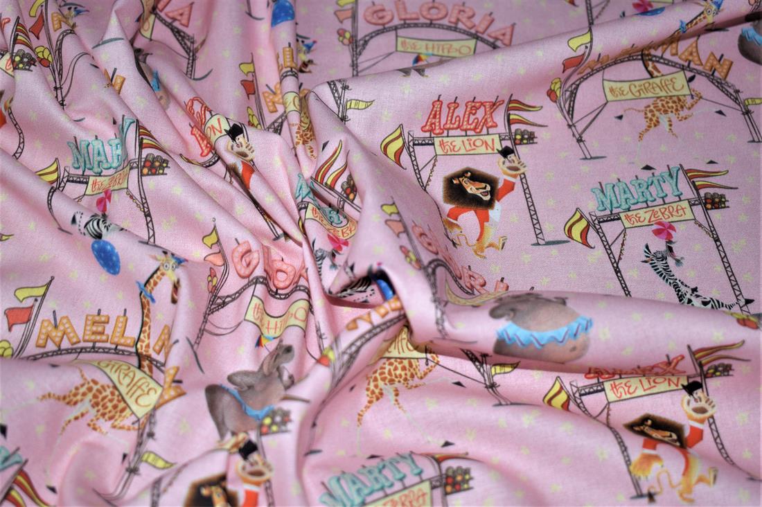 Premium Printed 100% Cotton, 135 cm Wide, High Quality; Weight; 150gsm This lovely fabric is great for dressmaking, quilting, patchwork, bed sheets, pillow cases, curtains, face masks/coverings, and for craft projects. Colours may slightly vary due to the lighting during the photo shooting or the monitor's display. Wash at 30degree.