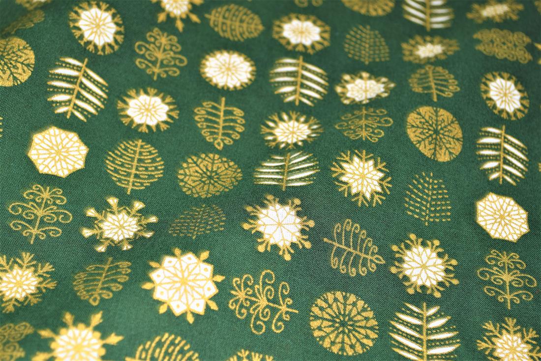 Printed Christmas Cotton Fabric, 145cm Wide, High Quality; 
This christmas season fabric is perfect for dressmaking, bed sheets, pillow cases, curtains, cushion- covers, patchwork, bunting, quilting, and for other craft projects. 
Colours may slightly vary due to the lighting during the photo shooting or the monitor's display.