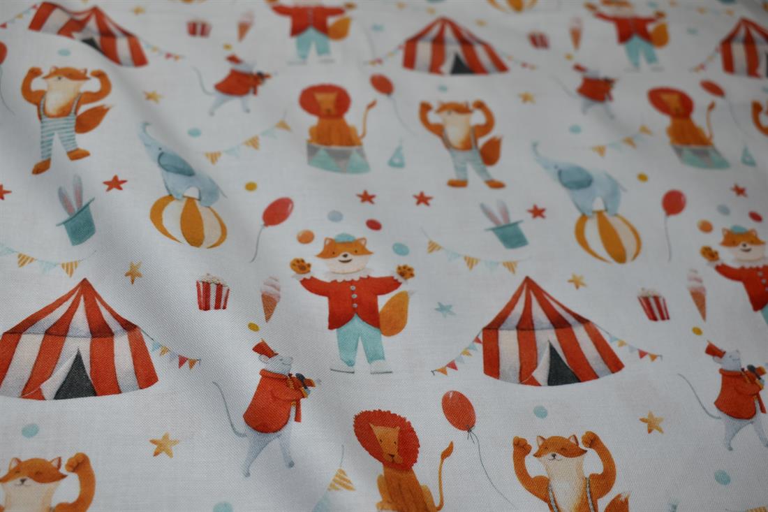 Goes To The Circus - image 3