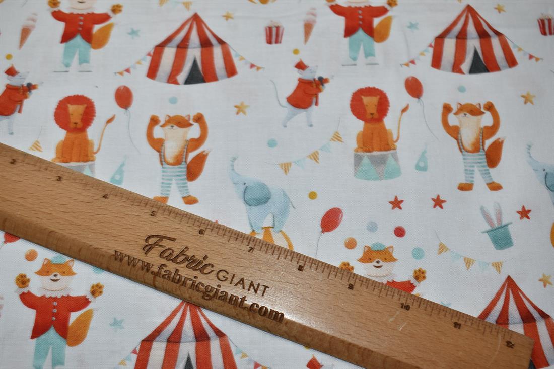Goes To The Circus - image 5