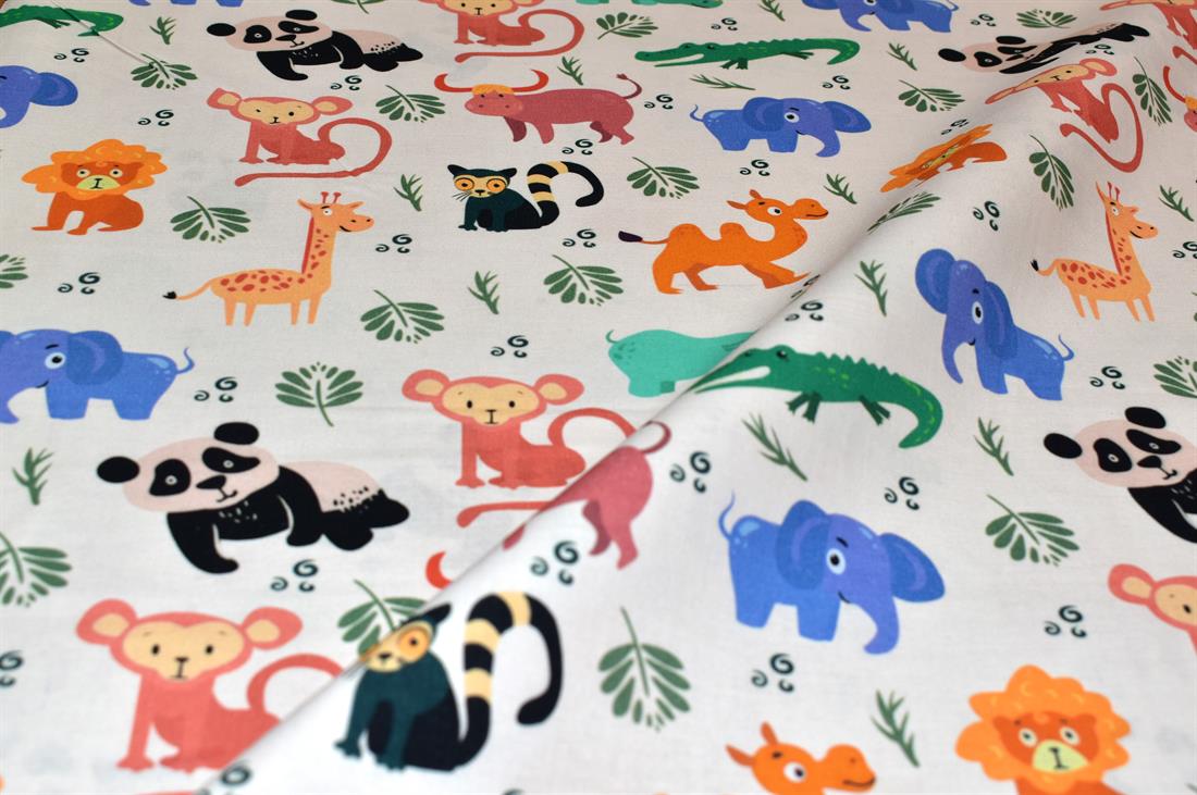 Premiume Printed Crafty Cottons 100% Cotton Fabric
This wonderful fabric is great for sewing kid's clothing, patchwork,quilting, bunting, bed sheets, pillow cases, cushion-covers,and for craft projects.
Width: 44"/ 112cmWeight: 135gr/m2Composition: 100% CottonWashing: 30 degrees celsius
Colours may slightly vary due to the lighting during the photo shooting or the monitor's display.