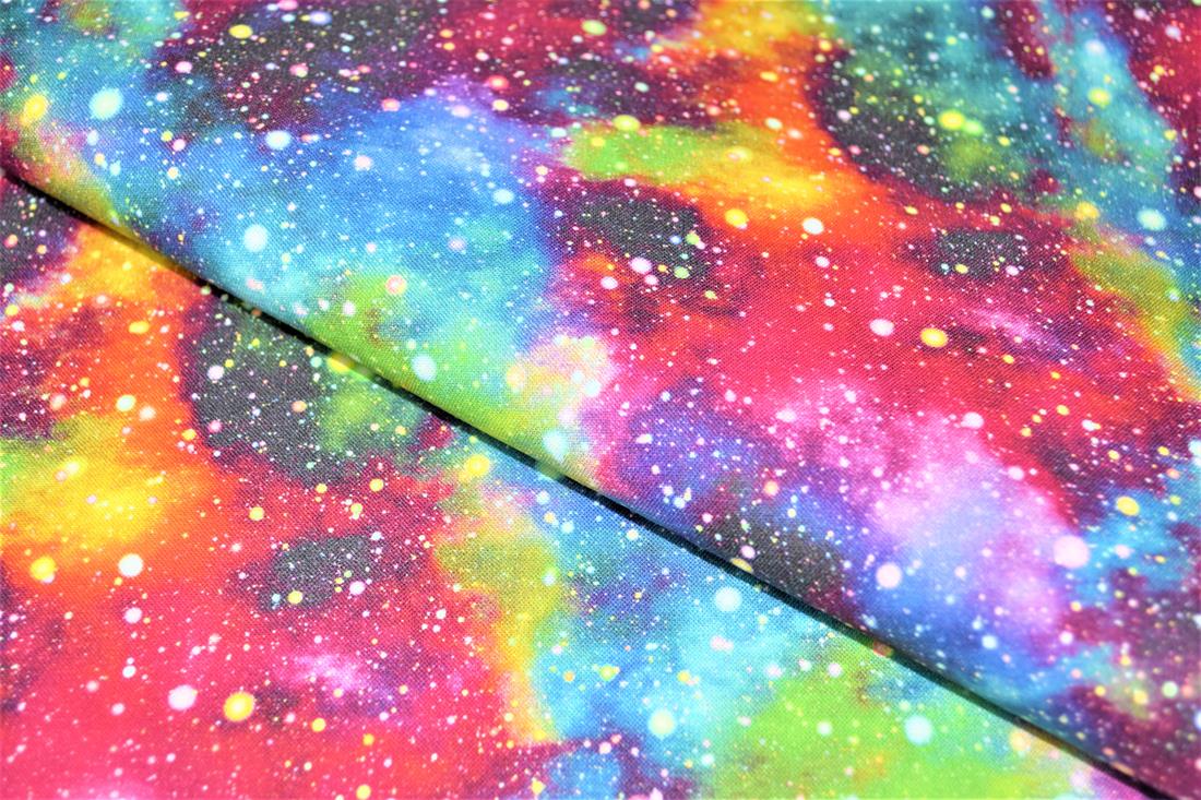 Digital Printed 100% Cotton, Space Print, 135cm Wide, High Quality; Weight; 150gsm This lovely fabric is great for dressmaking, quilting, patchwork, bed sheets, pillow cases, curtains, face masks/coverings, and for craft projects. Colours may slightly vary due to the lighting during the photo shooting or the monitor's display. Wash at 30degree.