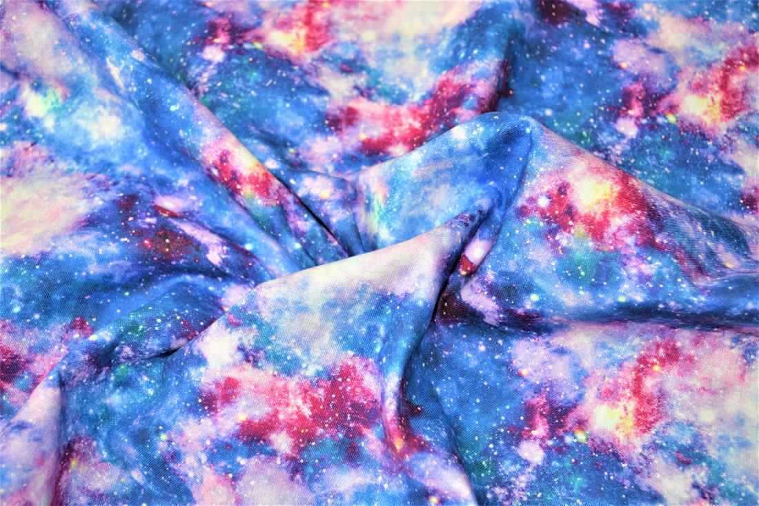 Digital Printed 100% Cotton, Space Print, 135cm Wide, High Quality; Weight; 150gsm This lovely fabric is great for dressmaking, quilting, patchwork, bed sheets, pillow cases, curtains, face masks/coverings, and for craft projects. Colours may slightly vary due to the lighting during the photo shooting or the monitor's display. Wash at 30degree.