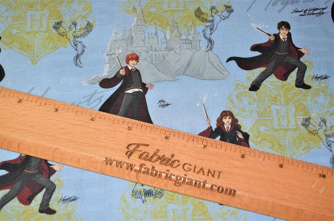 Premium Printed Craft 100% Cotton ,Harry Potter Print Fabric, ( Liscensed Fabrics )148cm Wide, High QualityThis digital print fabric is ideal for dressmaking, quilting, patchwork, bunting, cushion-covers, and for other craft projects. Colours may slightly vary due to the lighting during the photo shooting or the monitor's display.