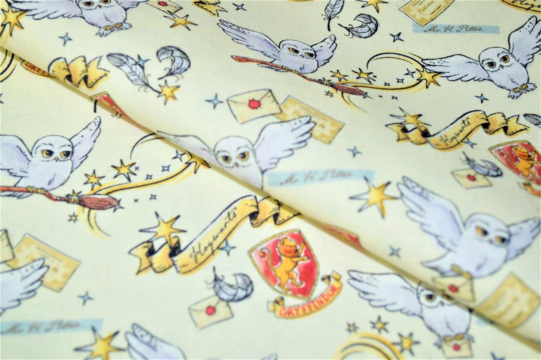 Premium Printed Craft 100% Cotton Harry Potter Print Print Cotton Fabric, 148cm Wide, High QualityThis digital print fabric is ideal for dressmaking, quilting, patchwork, bunting, cushion-covers, and for other craft projects. Colours may slightly vary due to the lighting during the photo shooting or the monitor's display