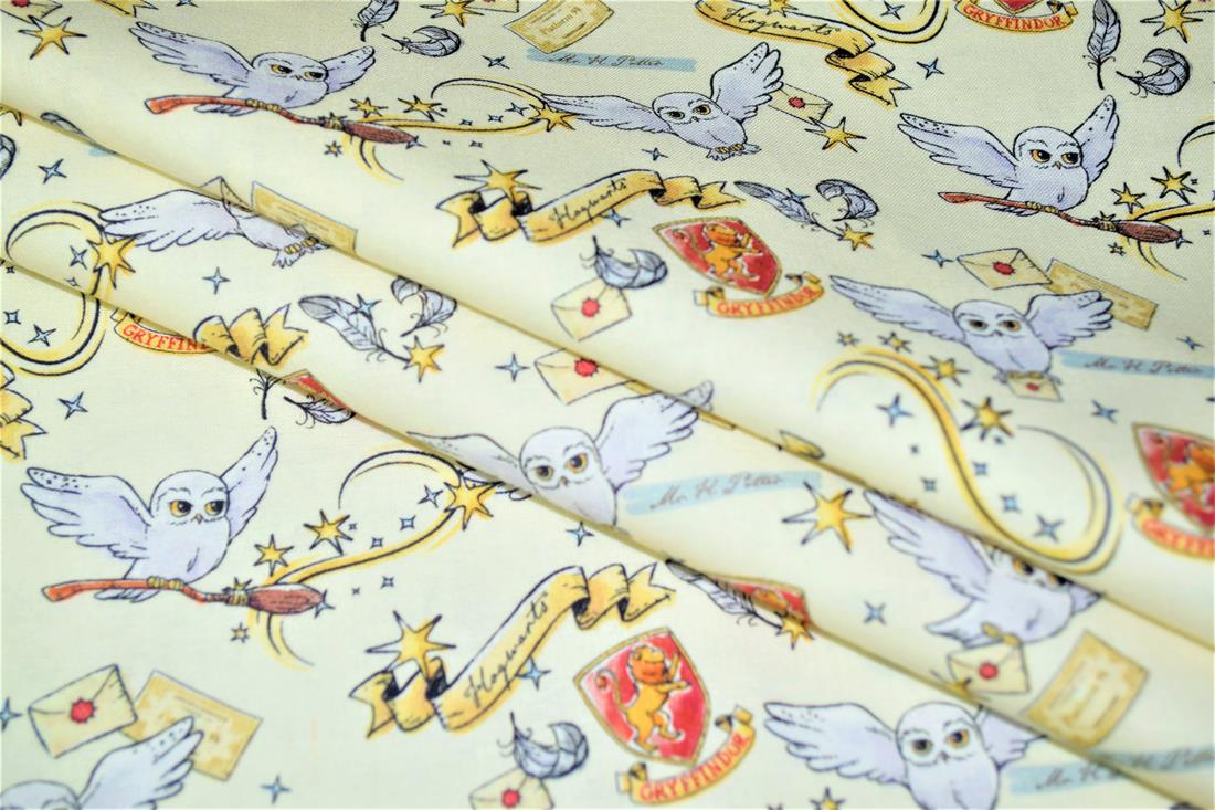 Premium Printed Craft 100% Cotton Harry Potter Print Print Cotton Fabric, 148cm Wide, High QualityThis digital print fabric is ideal for dressmaking, quilting, patchwork, bunting, cushion-covers, and for other craft projects. Colours may slightly vary due to the lighting during the photo shooting or the monitor's display
