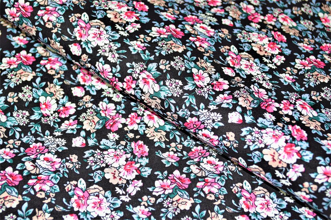 Premiume Printed Florals 100% Cotton Poplin Fabric , 145cm Wide, High Quality; It is perfect for dressmaking, cushion-covers, patchwork, bunting, quilting, and for craft projects. Colours may slightly vary due to the lighting during the photo shooting or the monitor's display.