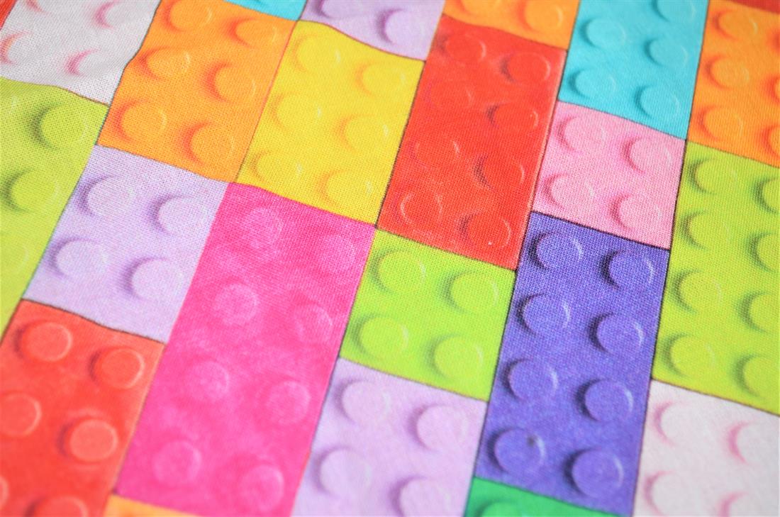 100% COTTON FABRIC This Lego pattern fabric is perfect for dressmaking, quilting, patchwork, bunting, cushion-covers, and for craft projects. Colours may slightly vary due to the lighting during the photo shooting or the monitor's display.