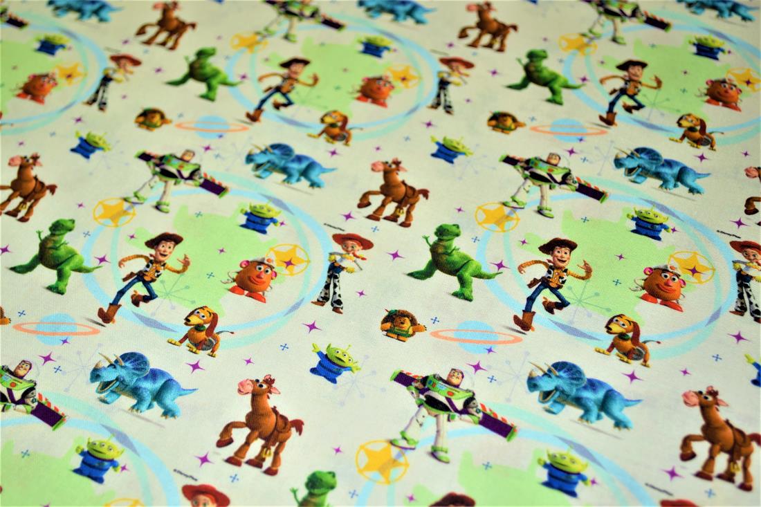 Digital Printed 100% Cotton, Toy Story Print, 135cm Wide, High Quality; Weight; 150gsm This lovely fabric is great for dressmaking, quilting, patchwork, bed sheets, pillow cases, curtains, face masks/coverings, and for craft projects. Colours may slightly vary due to the lighting during the photo shooting or the monitor's display. Wash at 30degree.