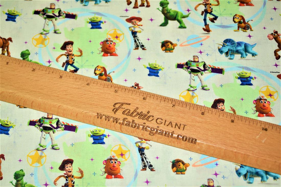 Digital Printed 100% Cotton, Toy Story Print, 135cm Wide, High Quality; Weight; 150gsm This lovely fabric is great for dressmaking, quilting, patchwork, bed sheets, pillow cases, curtains, face masks/coverings, and for craft projects. Colours may slightly vary due to the lighting during the photo shooting or the monitor's display. Wash at 30degree.