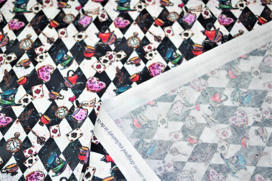 Digital Printed 100% Cotton, Alice in Wonderland Print, 135cm Wide, High Quality; Weight; 150gsm 
This lovely fabric is great for dressmaking, quilting, patchwork, bed sheets, pillow cases, curtains, face masks/coverings, and for craft projects. 
Colours may slightly vary due to the lighting during the photo shooting or the monitor's display. Wash at 30degree.