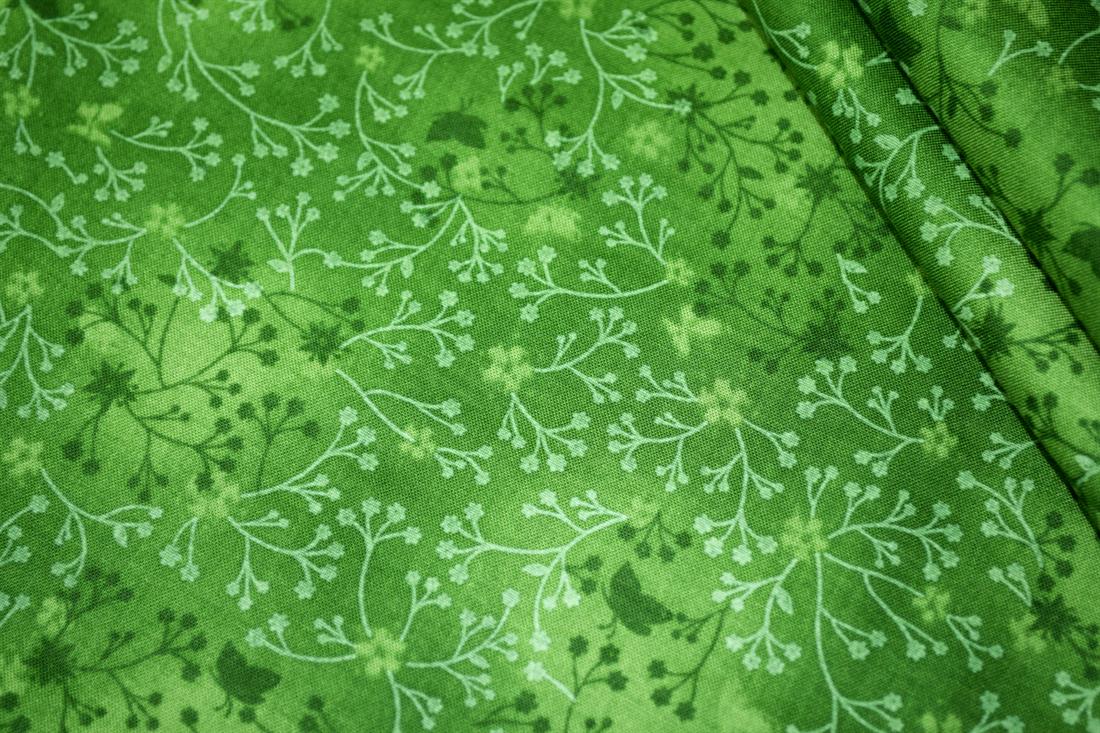 Premium 100% Cotton Quilting Craft Fabric,Flutter / Floral Print, 112cm Wide High Quality